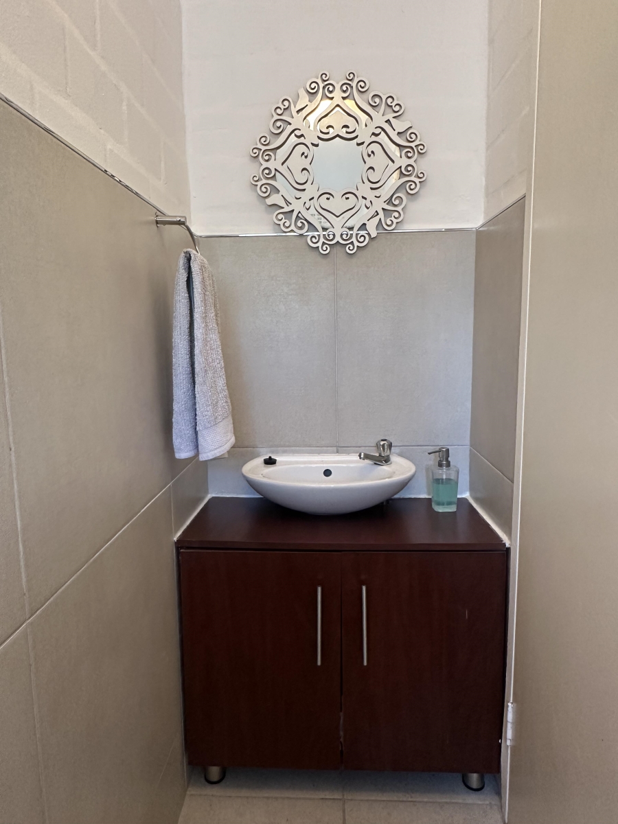 To Let 2 Bedroom Property for Rent in Parklands Western Cape